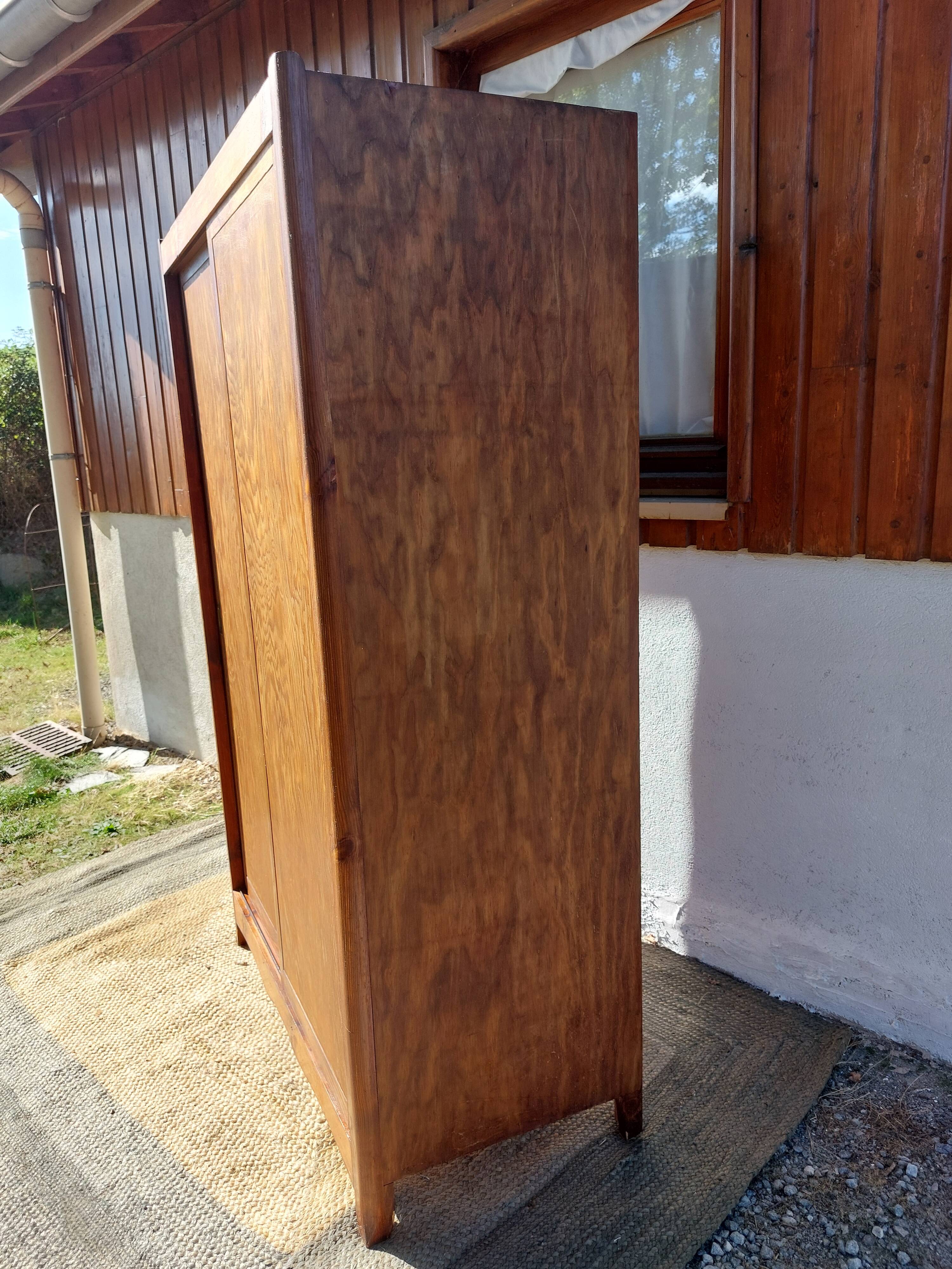 sliding door wardrobe, vintage, possible hanging space