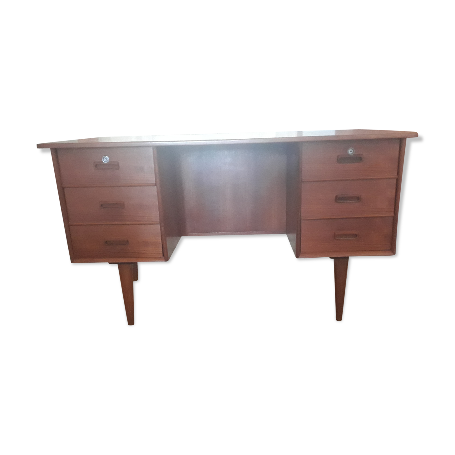 Scandinavian double-sided desk