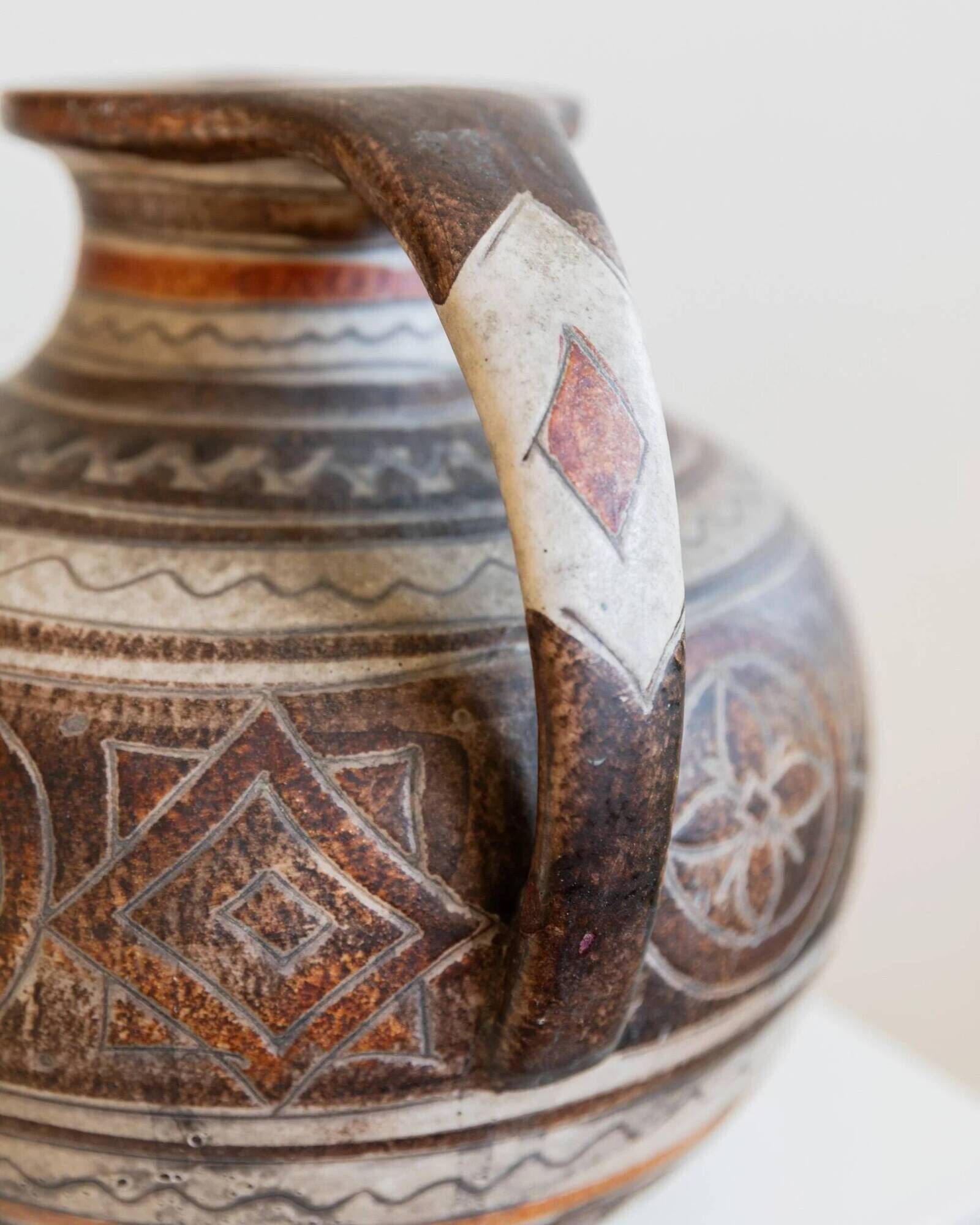 Vintage ceramic vase from the 1960s, hand-painted Italian pottery with two handles, brown tones and decorative pattern by Italica Ars.
