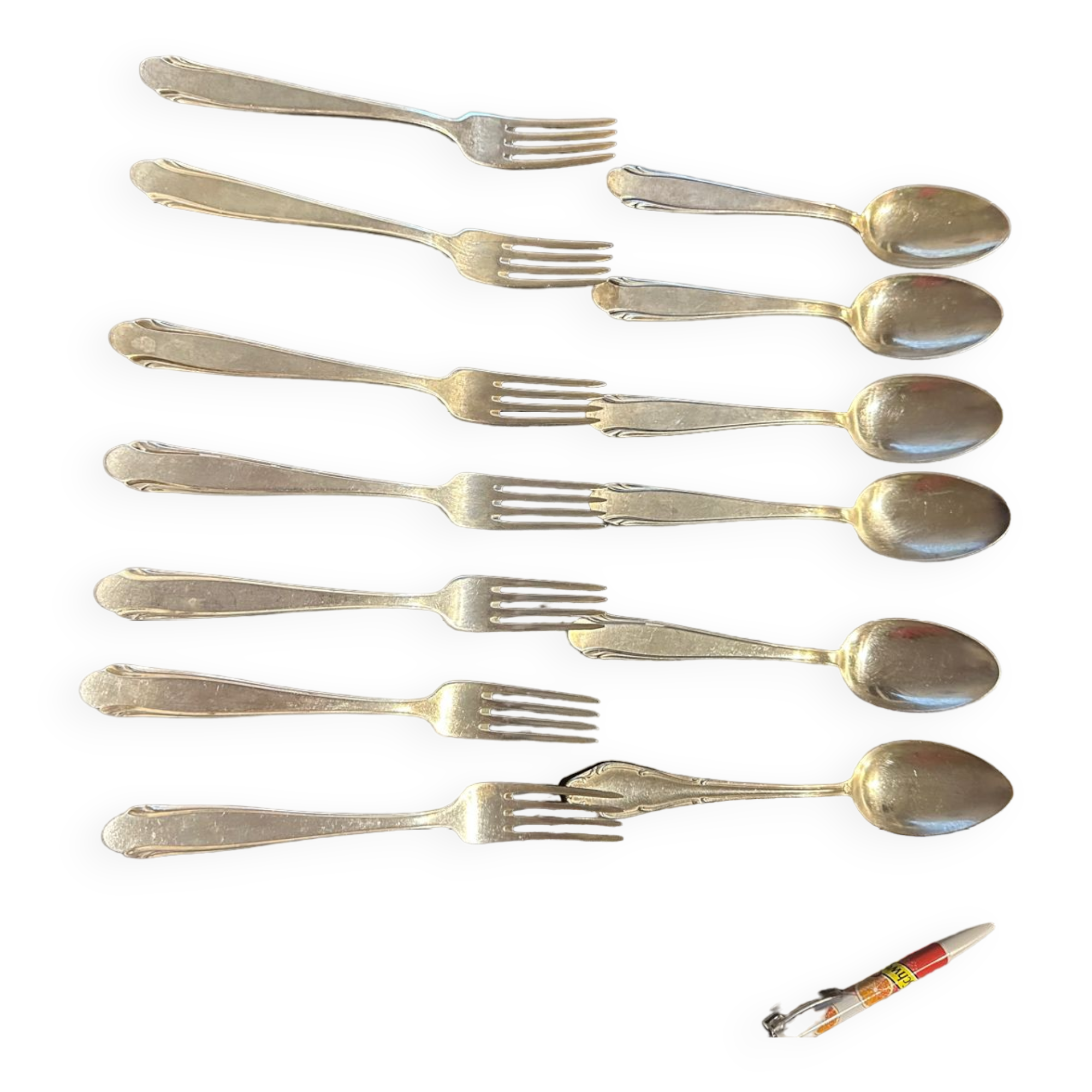 6 silver-plated spoons and 6 forks