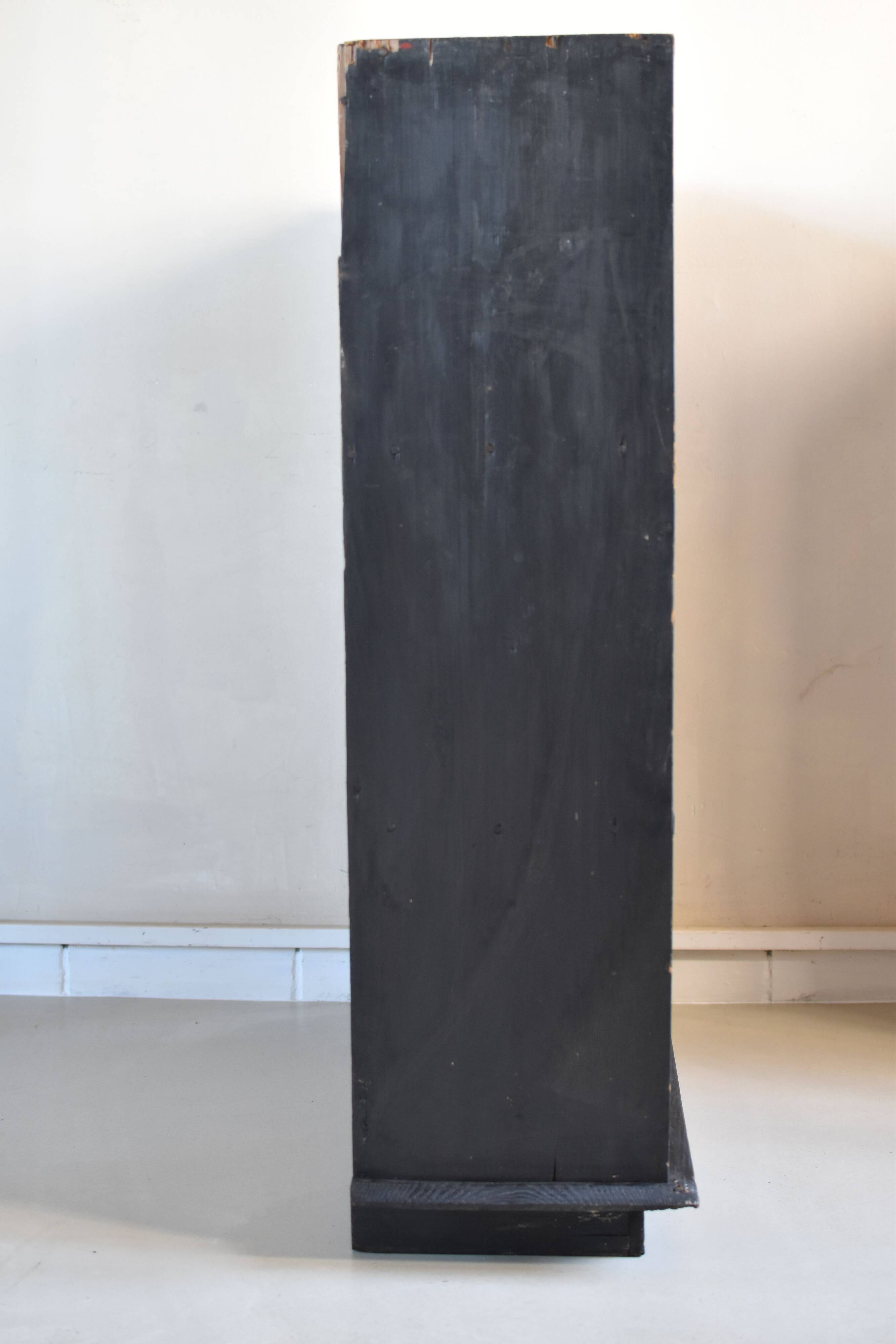 Bibliothèque, meuble de rangement en bois noir