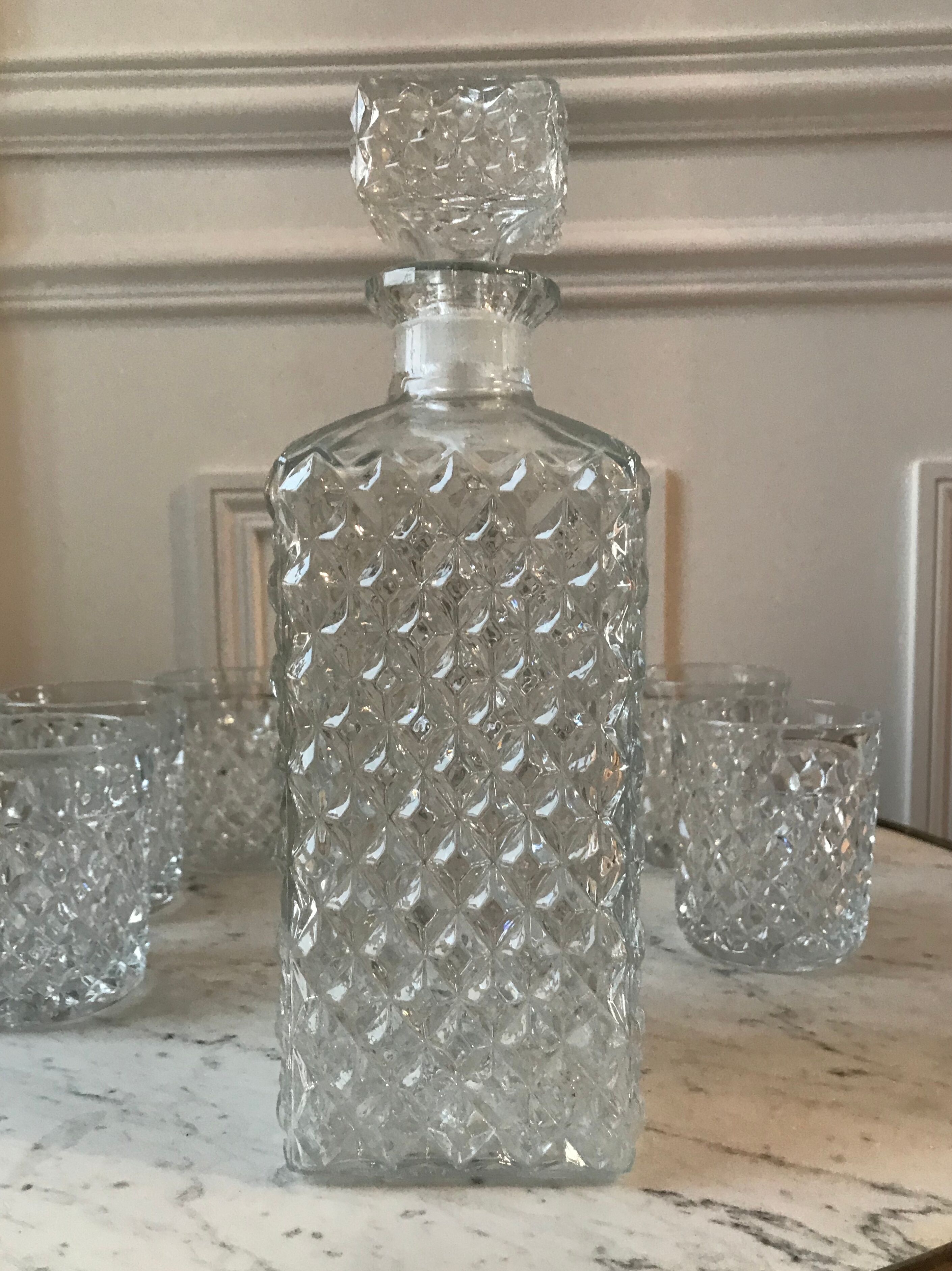 Set of whisky decanter and its 5 glasses