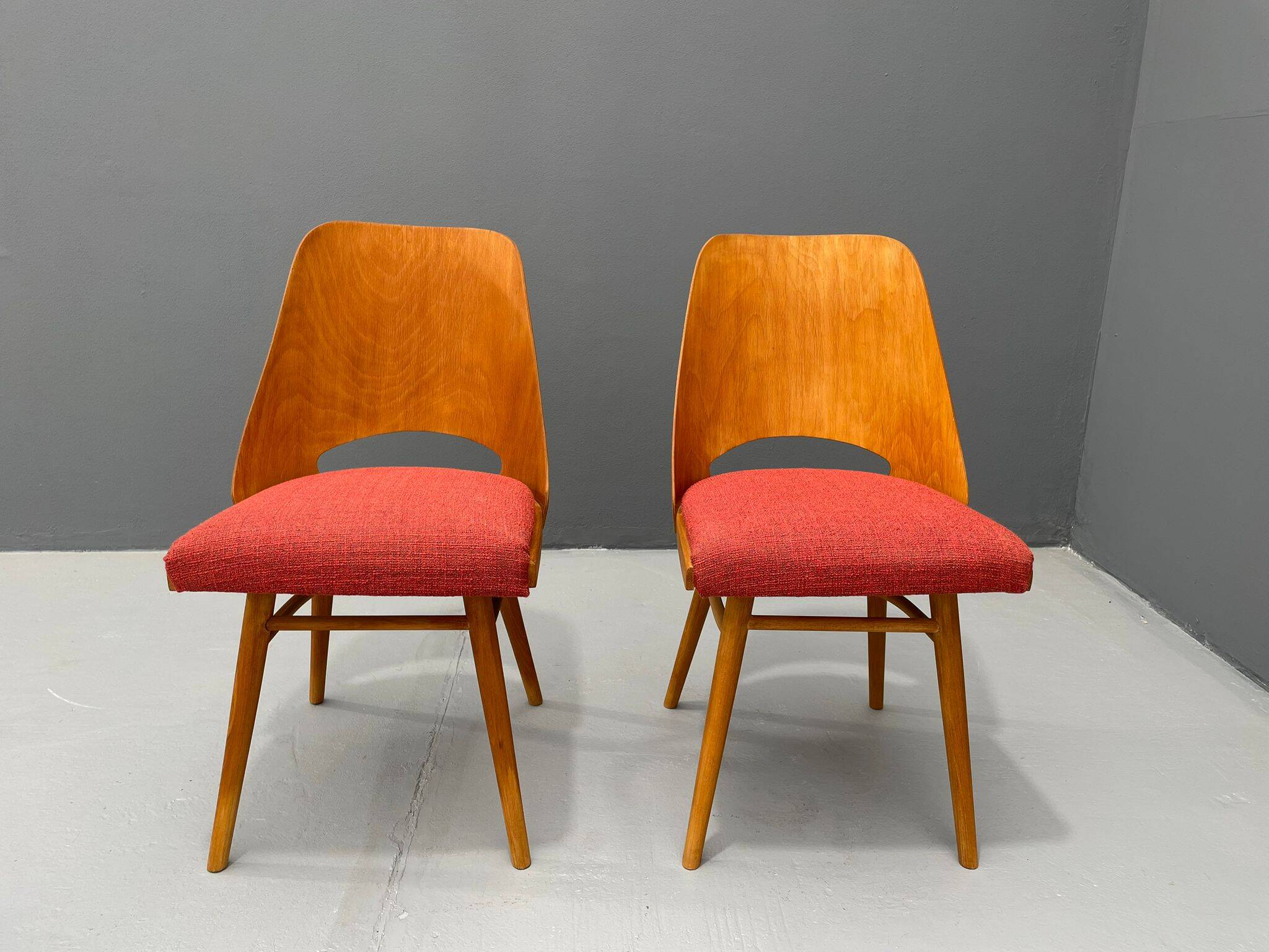 Pair of TON Model 514 Dining Chairs – Radomír Hofman, 1960s