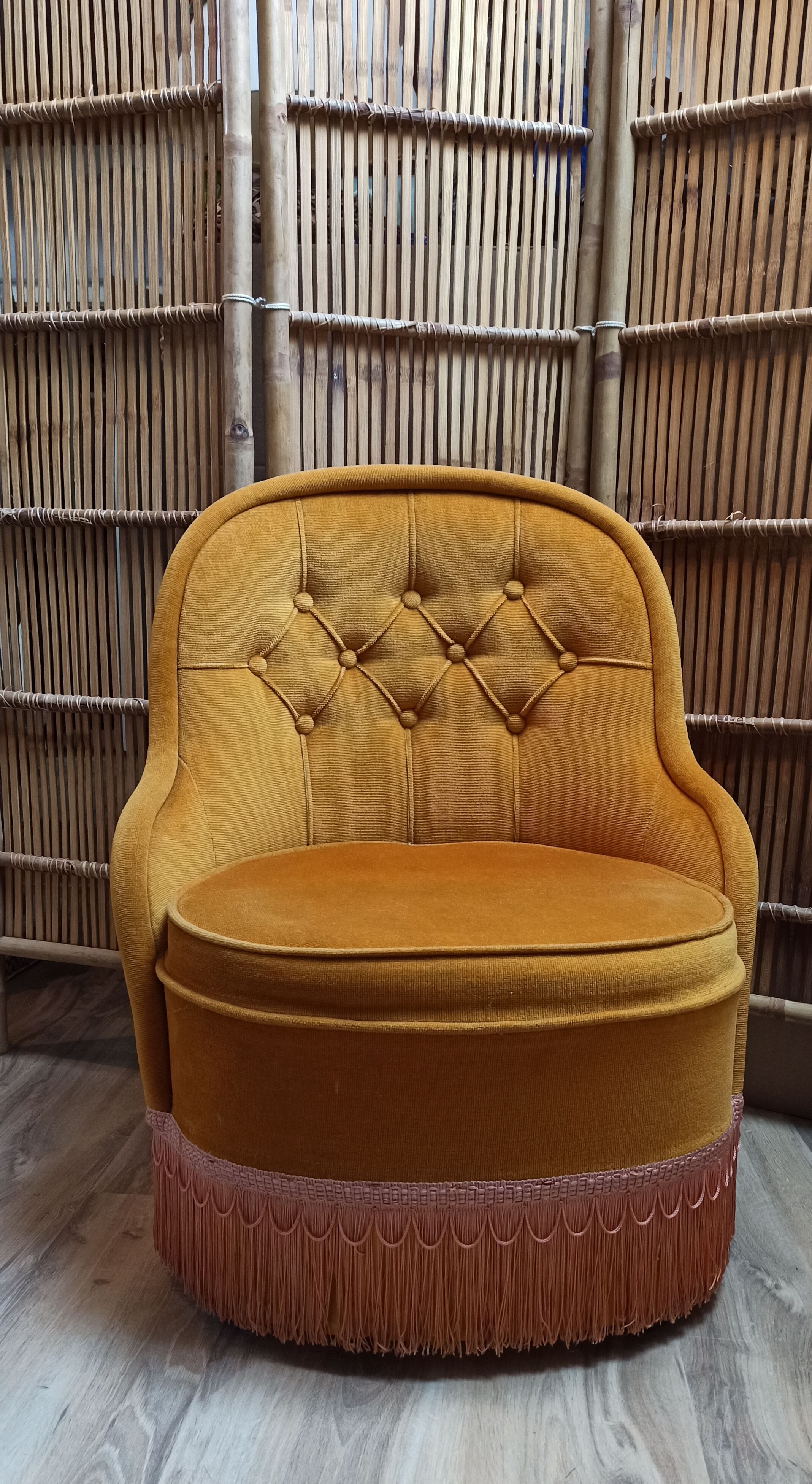 Gold velvet toad chair
