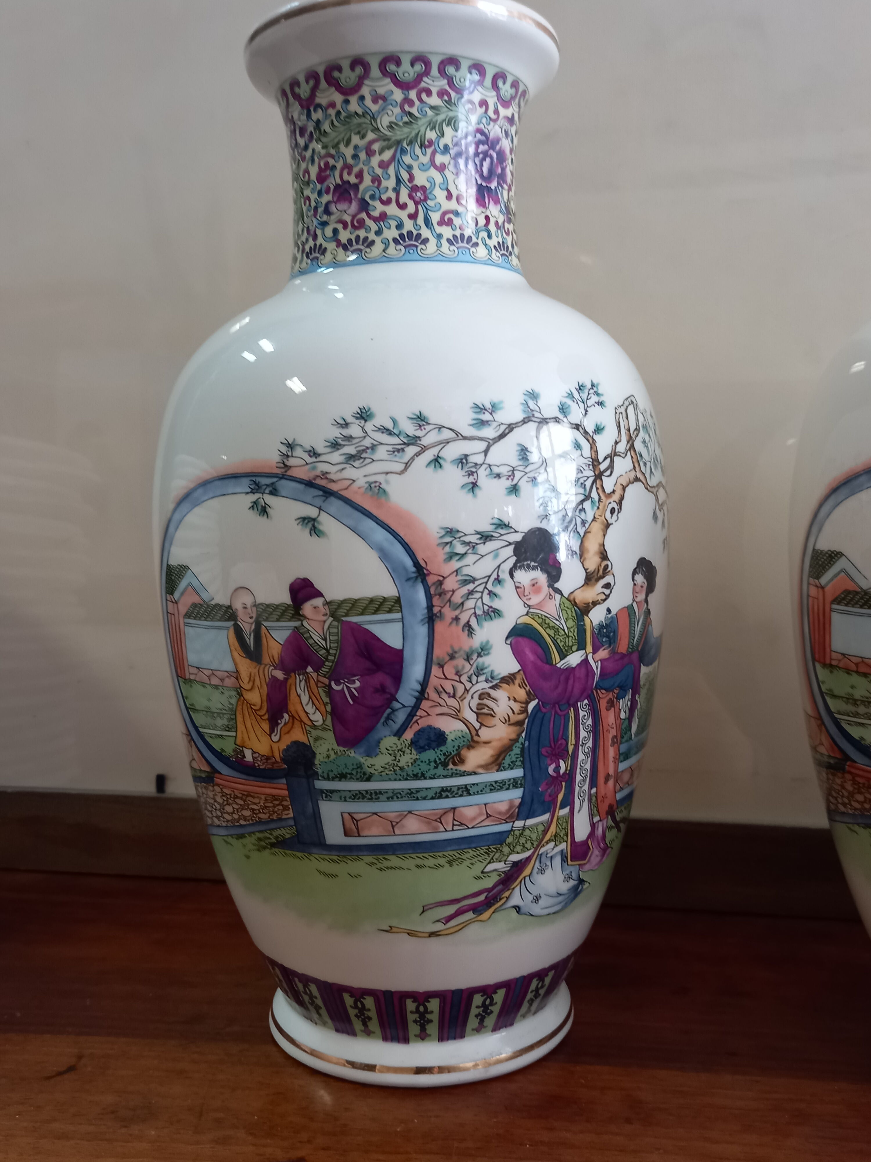 Pair of Chinese vase