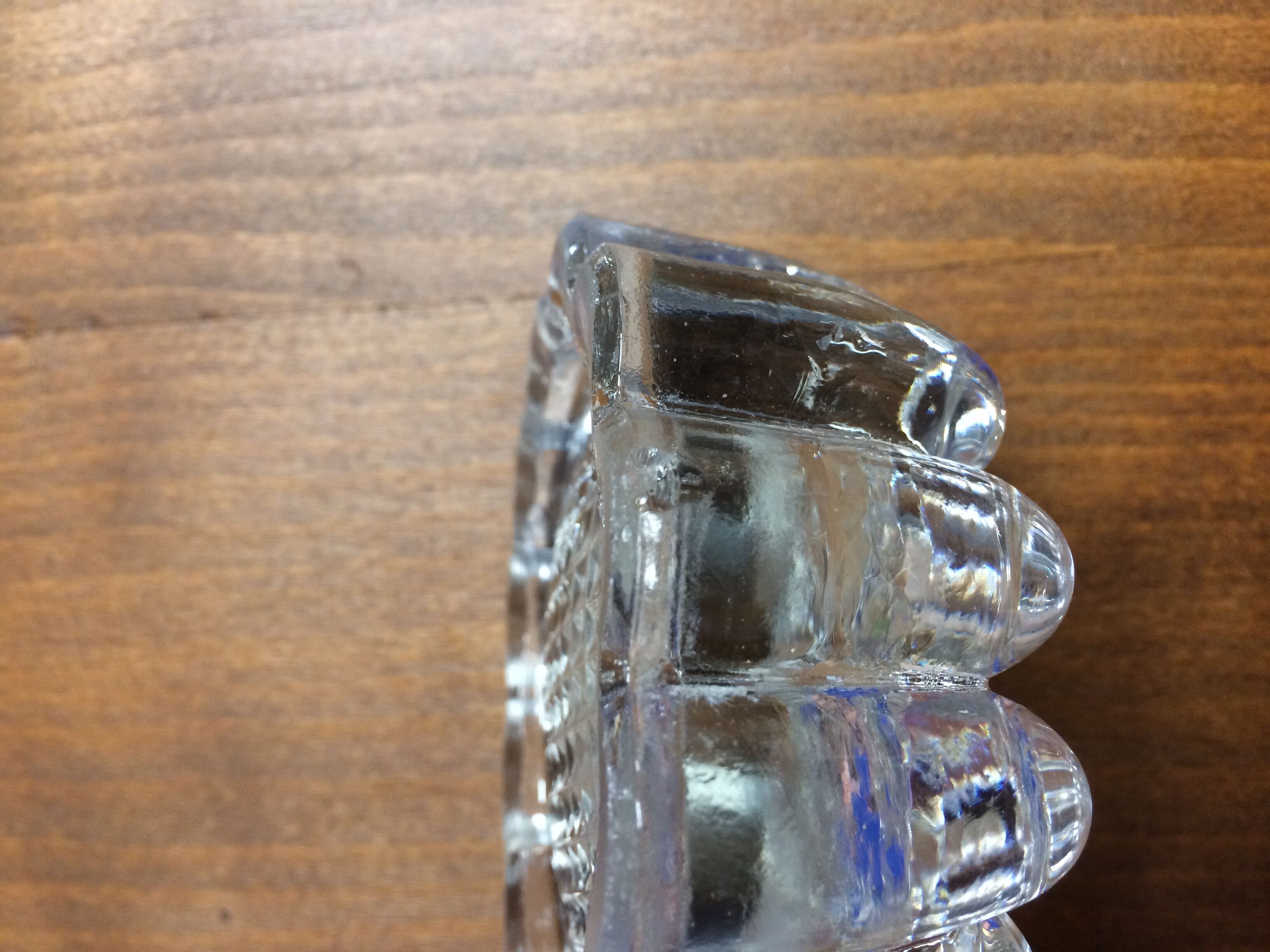 Paire de bougeoirs en verre