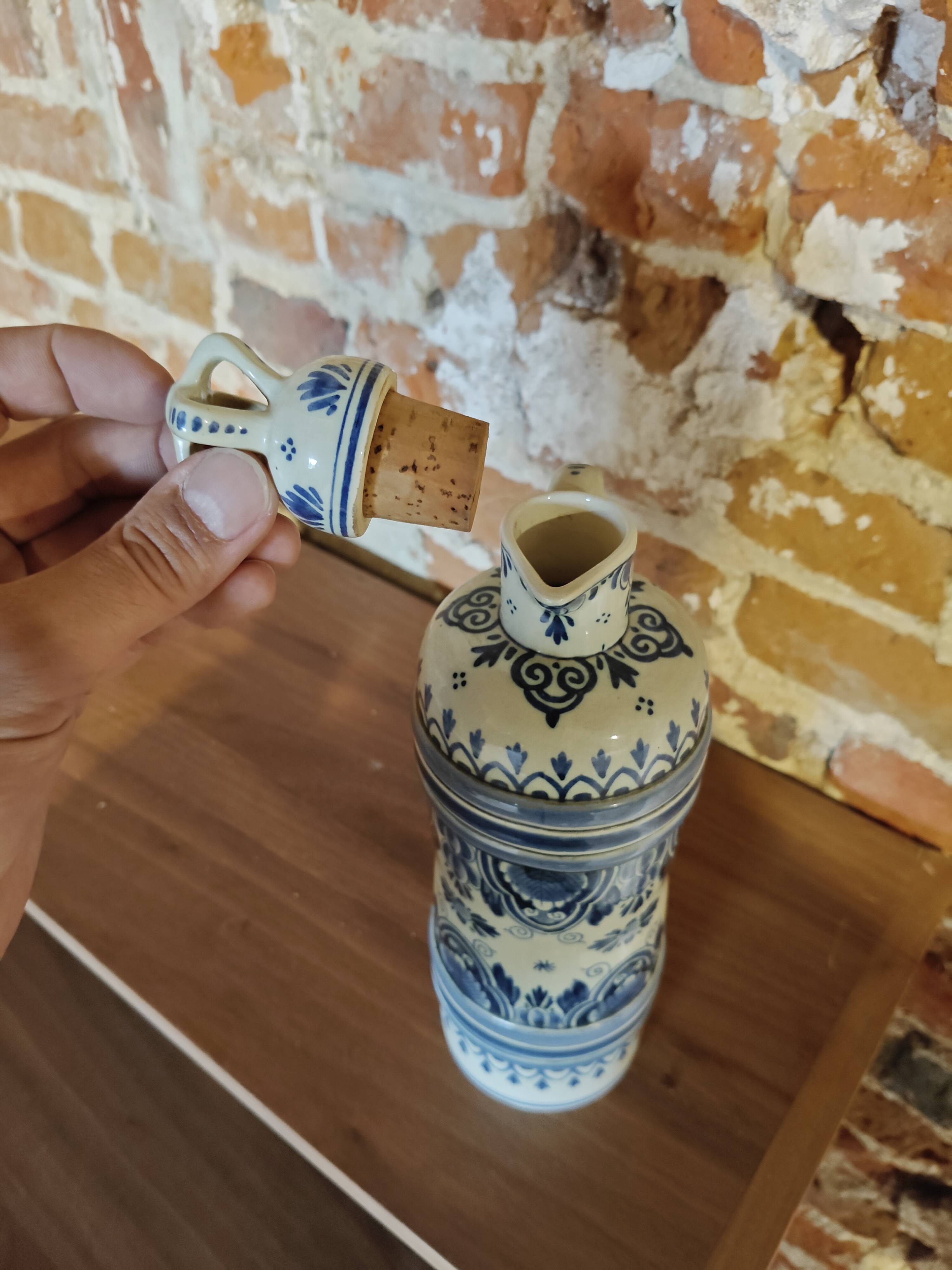 Delft Blue ceramic bottle – Made in Holland – with cork