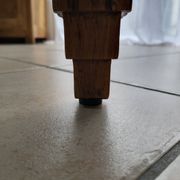 Extendable oak table
