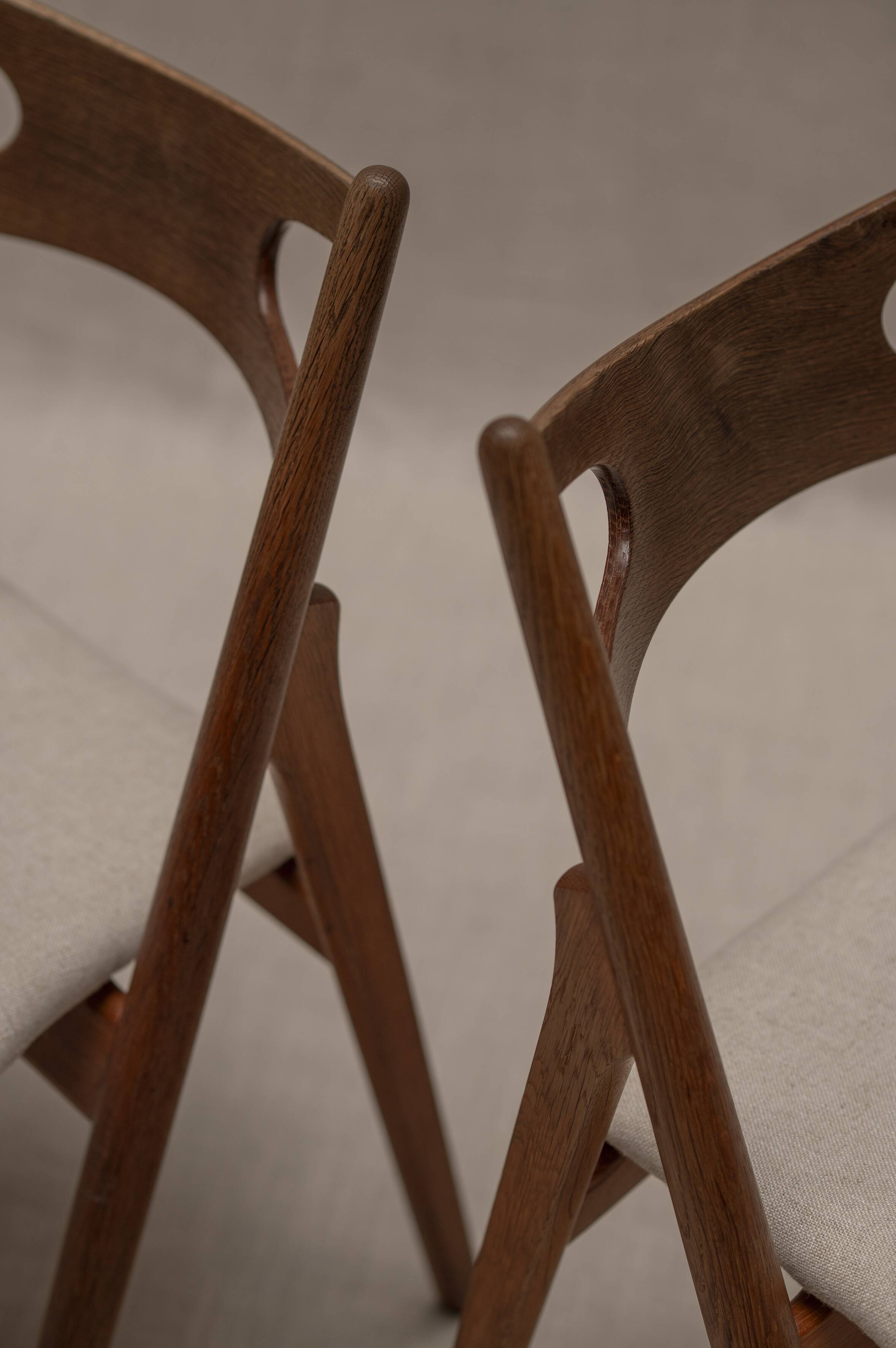 Hans J Wegner 'Sawbuck' CH29 Dining Chairs