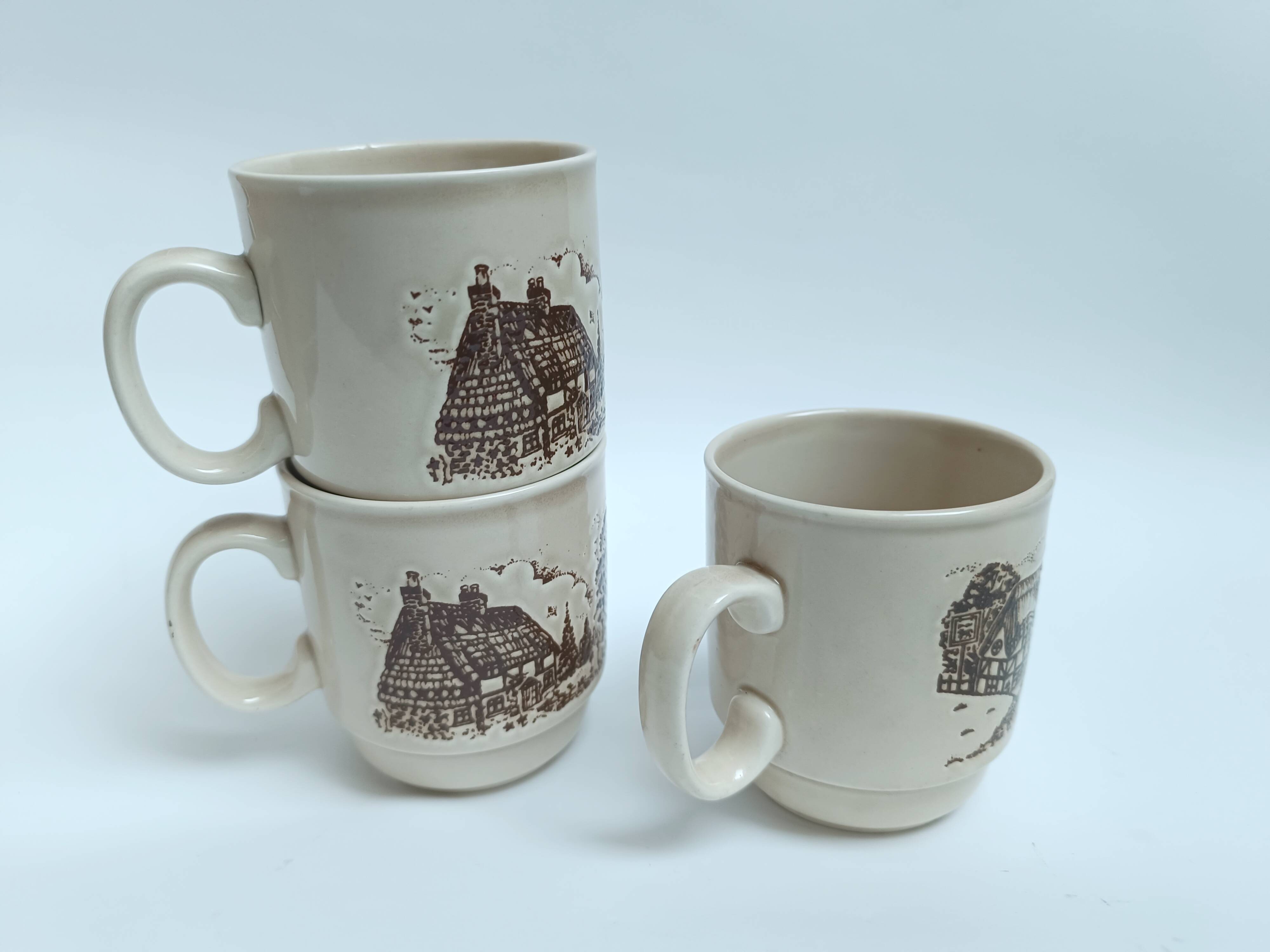 Mugs anglaises Staffordshire