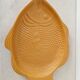 Plat vintage en barbotine poisson