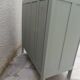 Commode vintage peinte en vert de gris