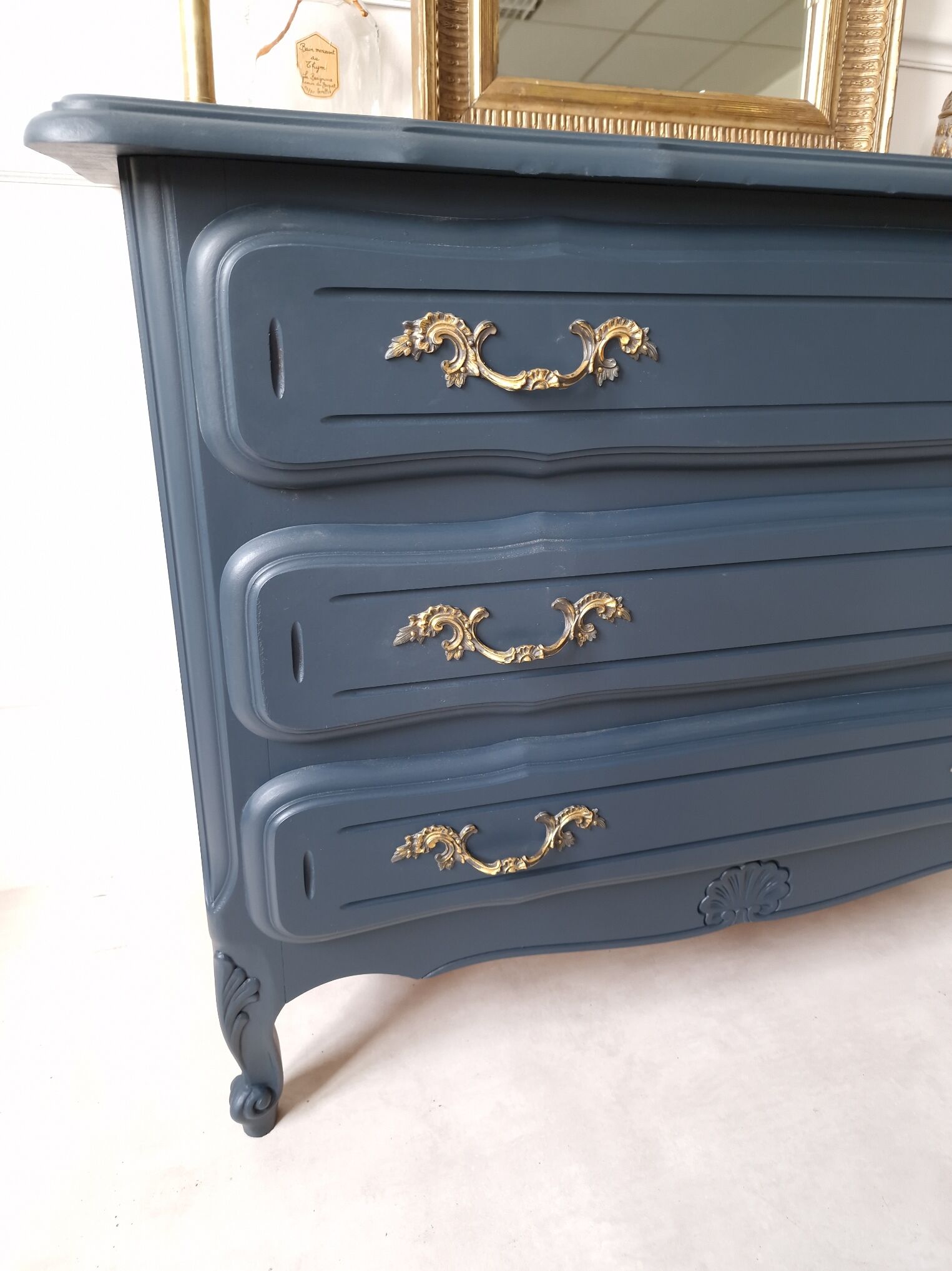 Commode bleue