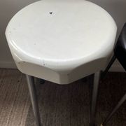 Duo de tabourets en bakélite, années 50