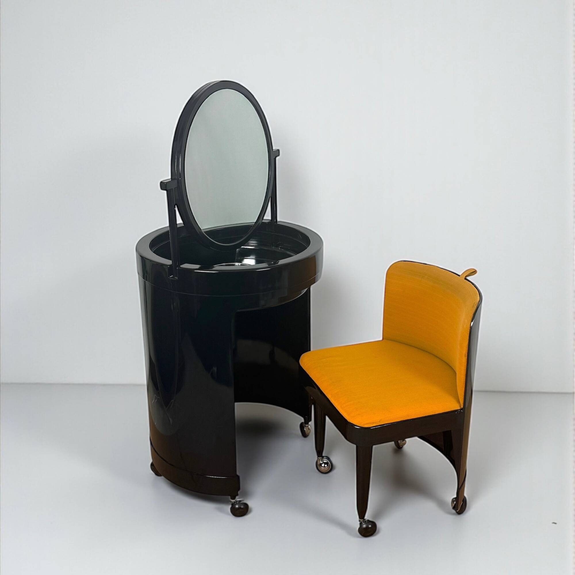 Coiffeuse et siège vintage italiens Silvi en plastique marron