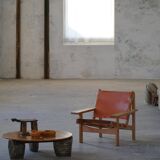 Pair of oak and leather hunting chairs by Kurt Østervig, modern Danish style from the 1960s.