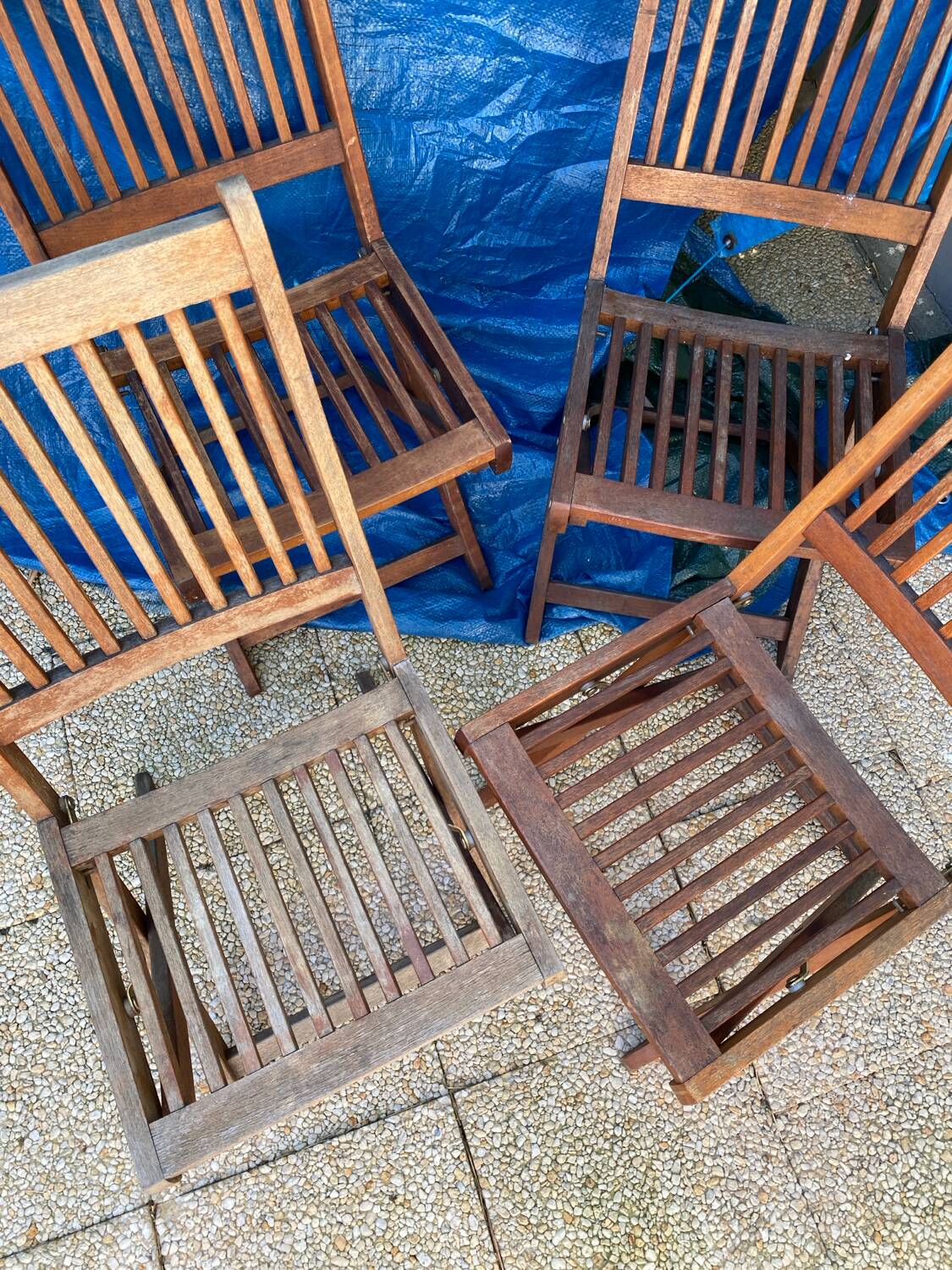 Set of 4 folding garden chairs in exotic wood