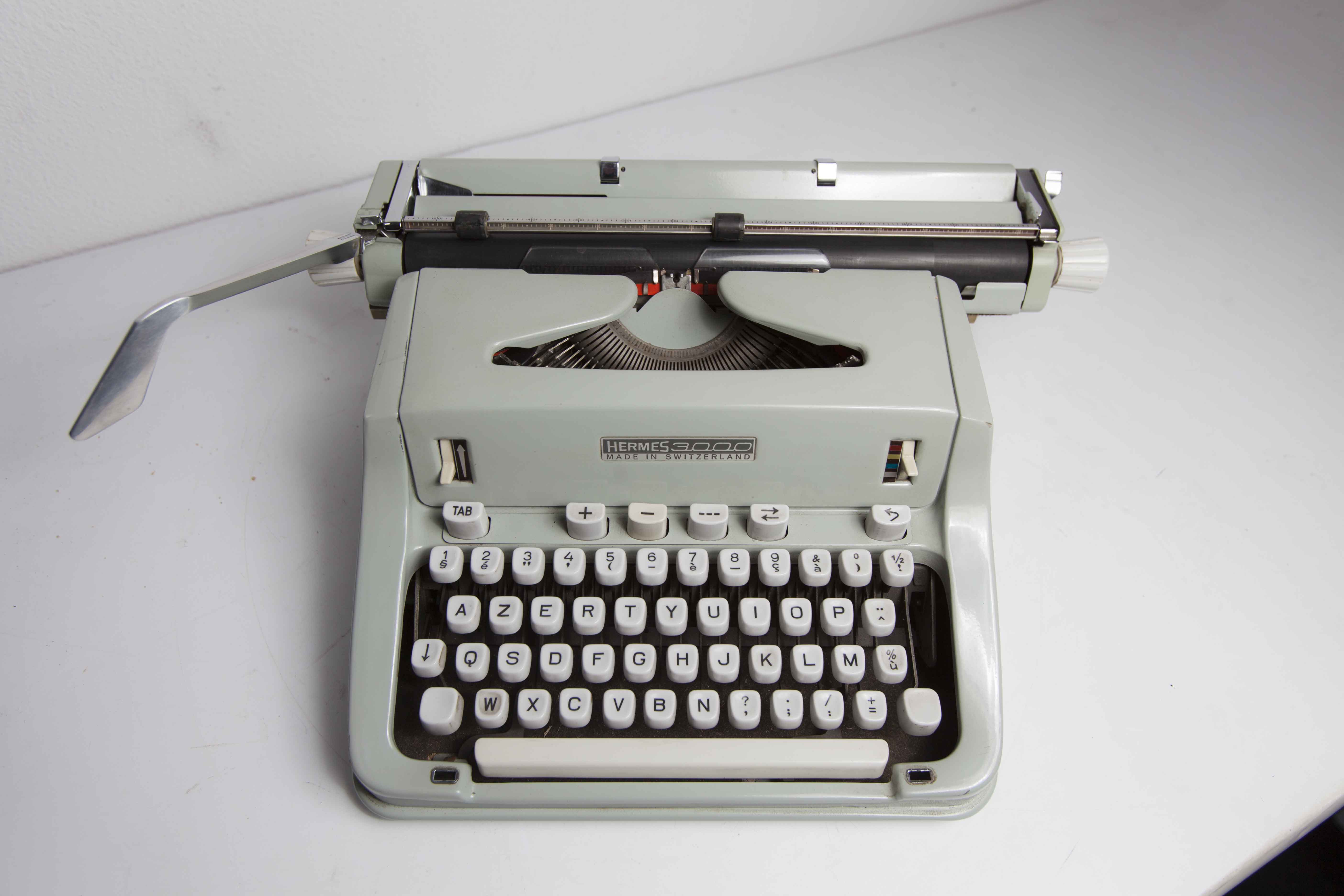Hermes 3000 typewriter cleaned and tested