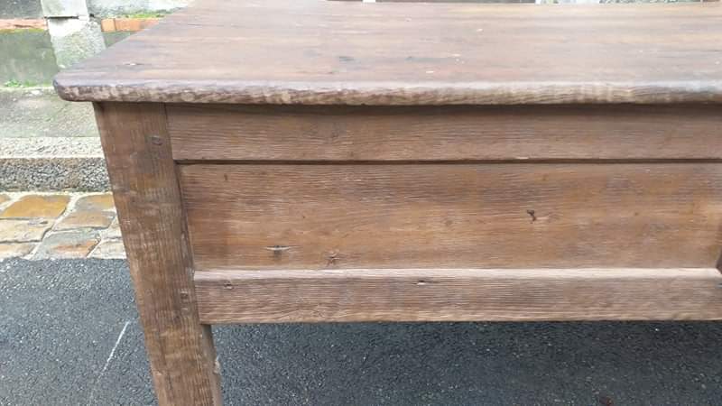 Console business table