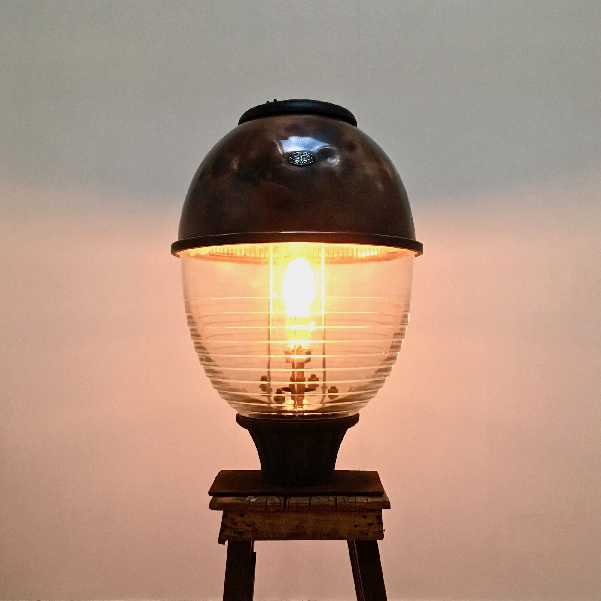 Holophane lamp
