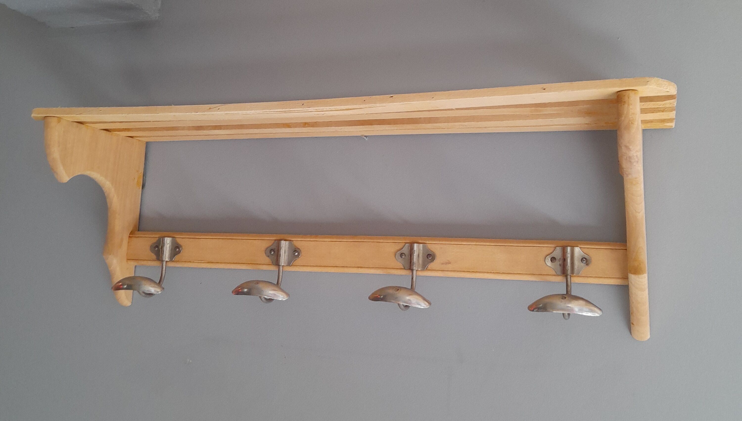 Cloakroom coat rack