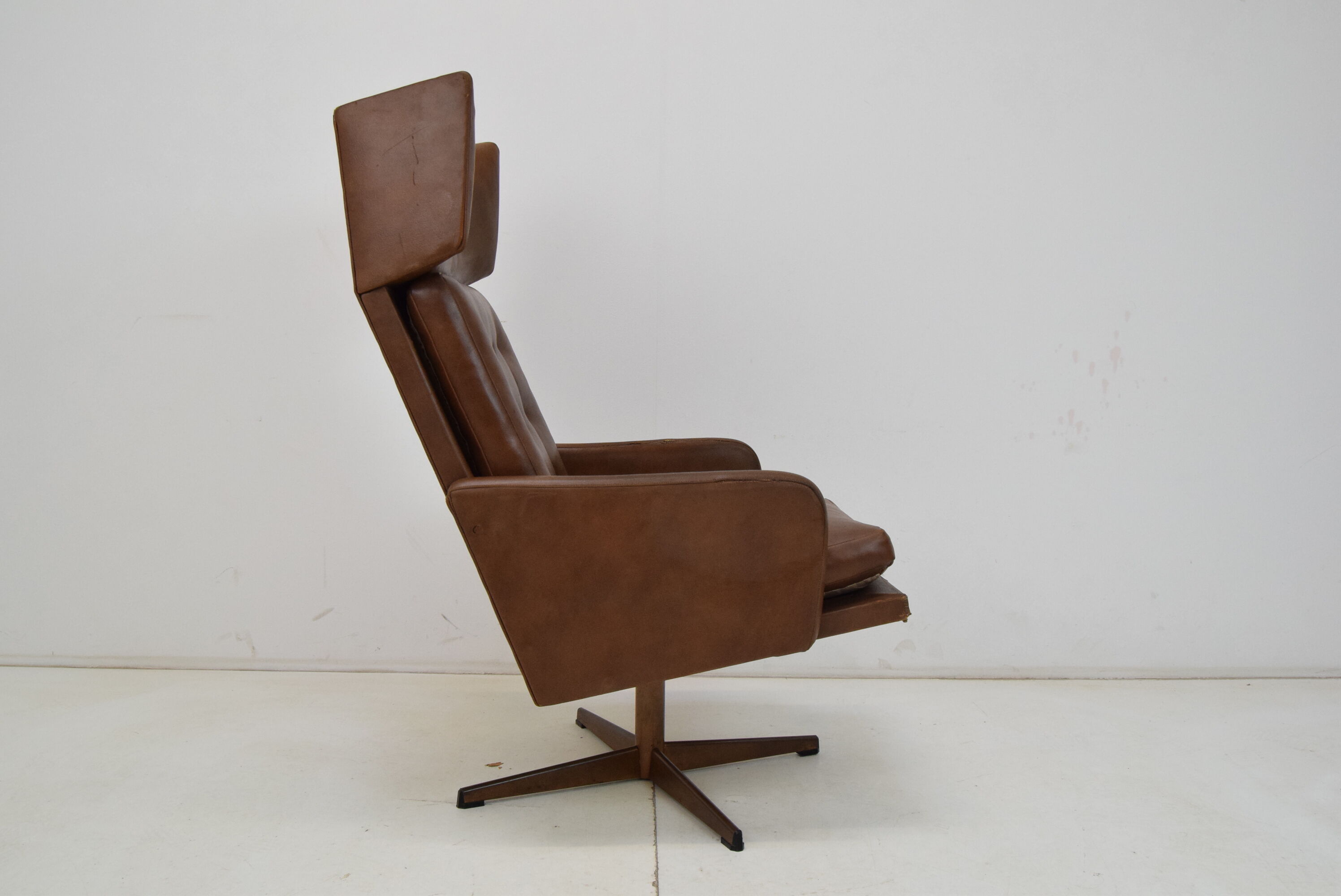 Mid-century leatherette rotatable armchair,1960's.