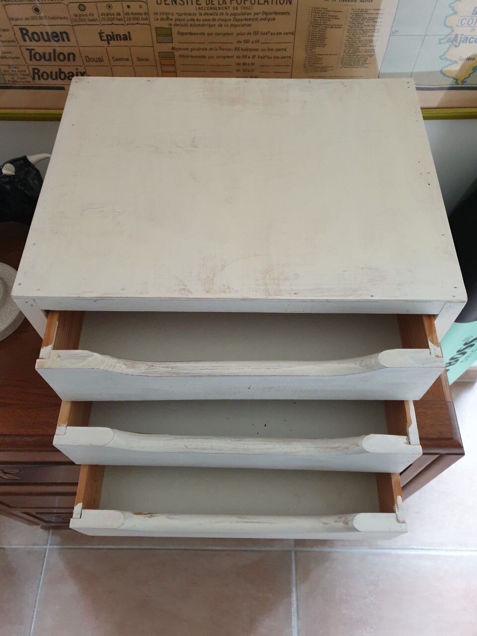 Binder with wooden backrest