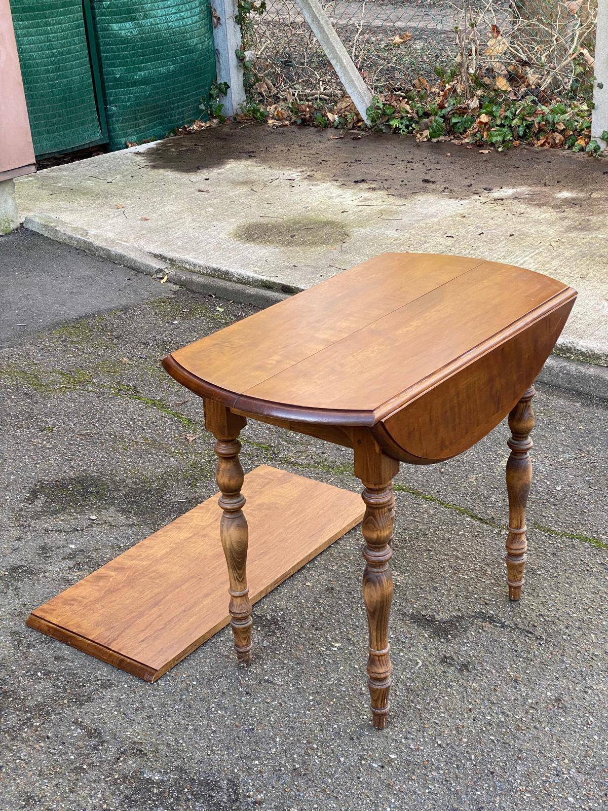 Round extendable dining table Louis Philippe 90cm with an extension.