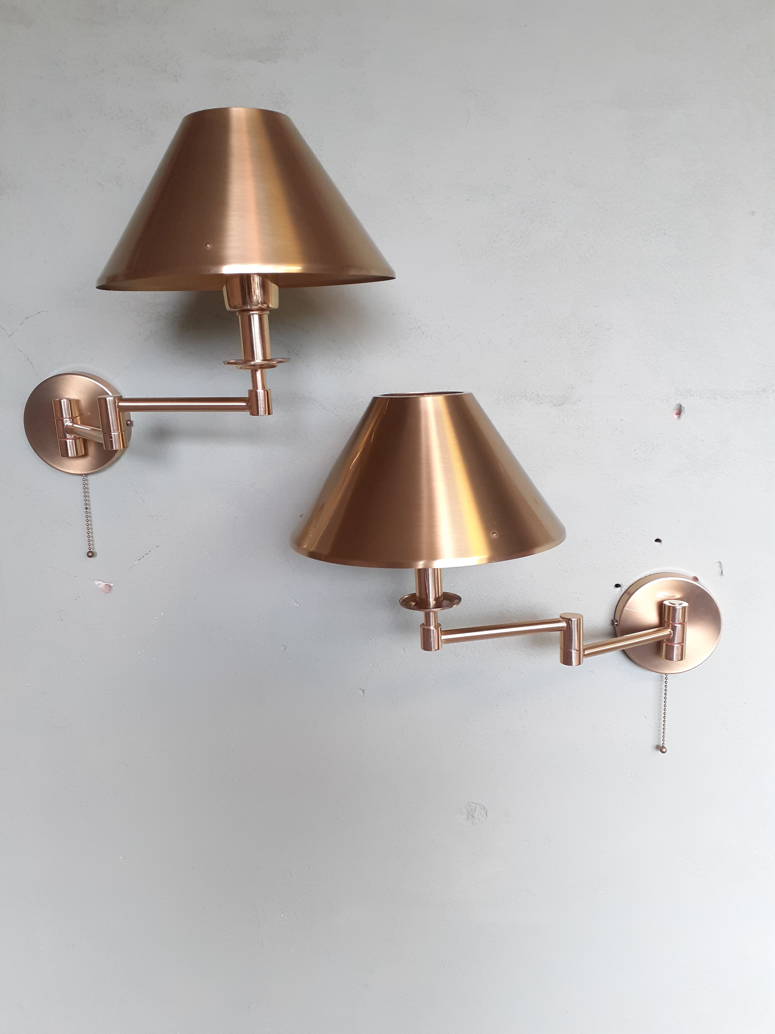 Pair of golden wall lamps Deknudt Lighting
