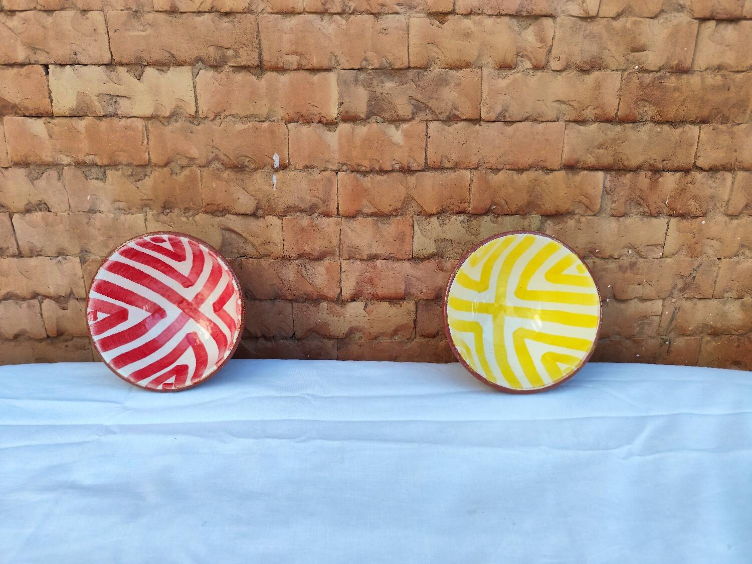 Boxes of 2 Ourika striped bowls