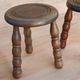 Pair de tabourets vintages en bois tourné