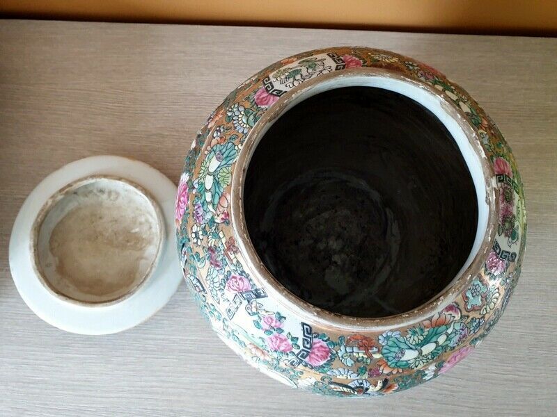 Canton porcelain pot