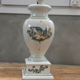 Pied de lampe ancien en porcelaine de Moustiers
