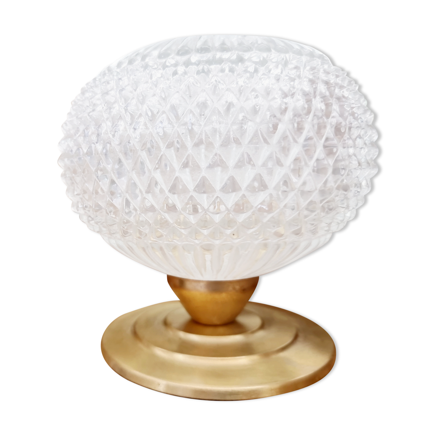 Lampe à pied en laiton et globe en verre ciselé
