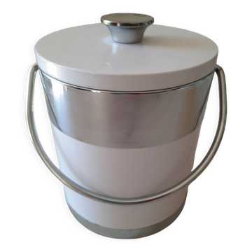 Ice bucket