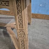 Airbrushed table