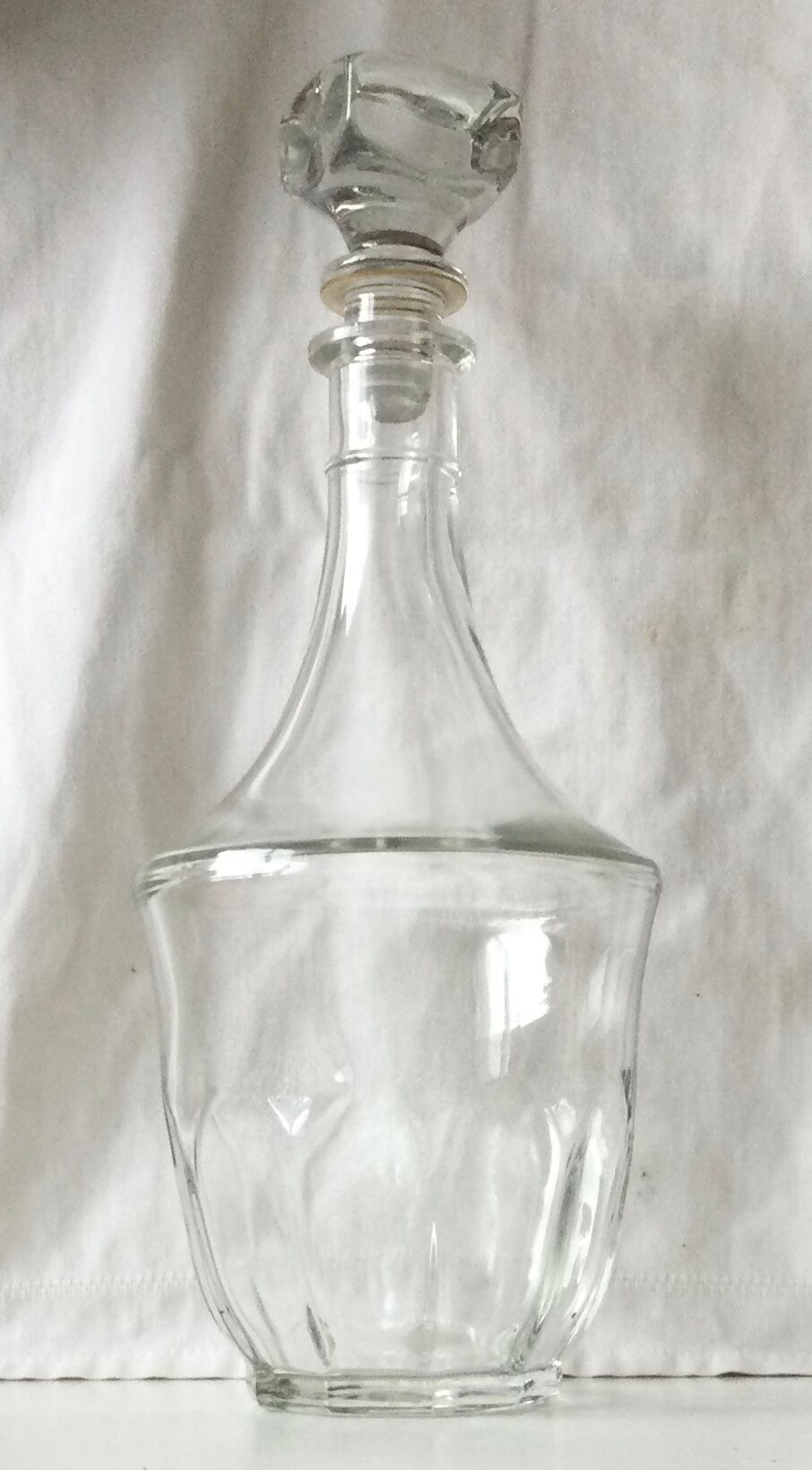 Glass decanter