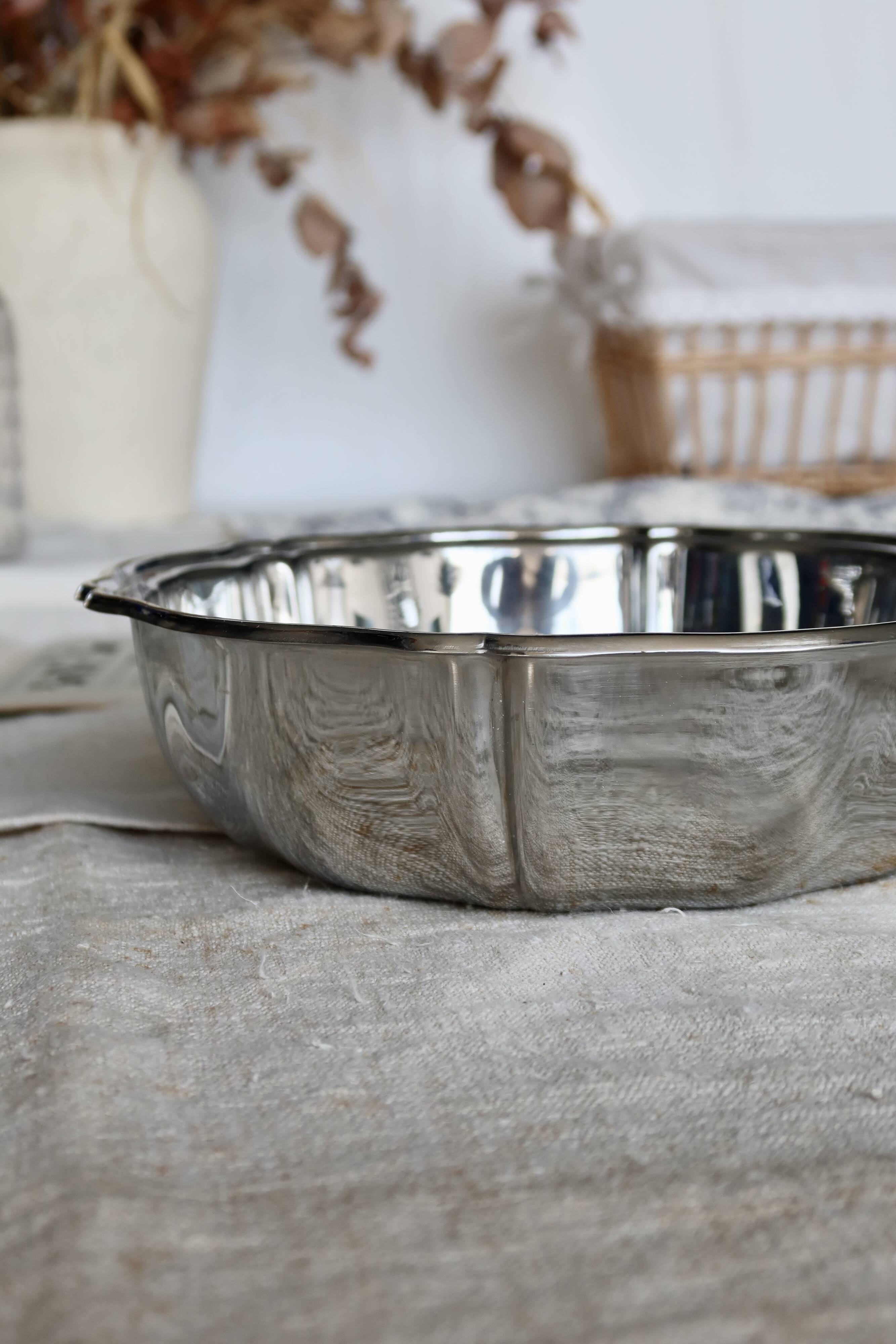 Vintage silver-plated metal salad bowl with gadrooned edge