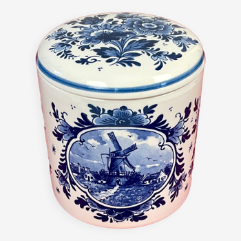 Delft blue Holland ceramic candy box
