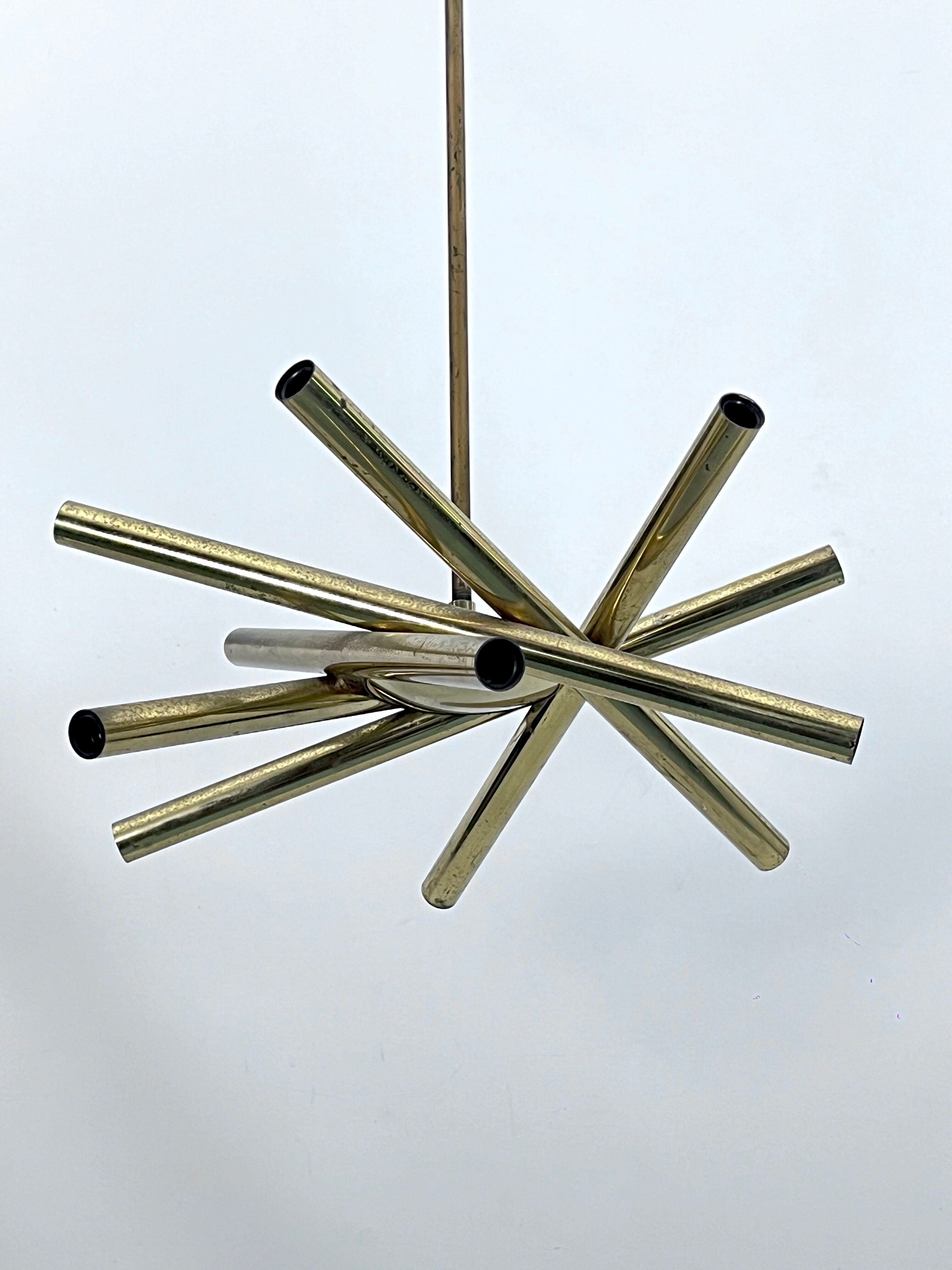 Mid-Century Modern 12 lights Brass chandelier by Stilnovo. Italy 1960s