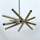 Mid-Century Modern 12 lumières Lustre en laiton par Stilnovo. Italie des années 1960