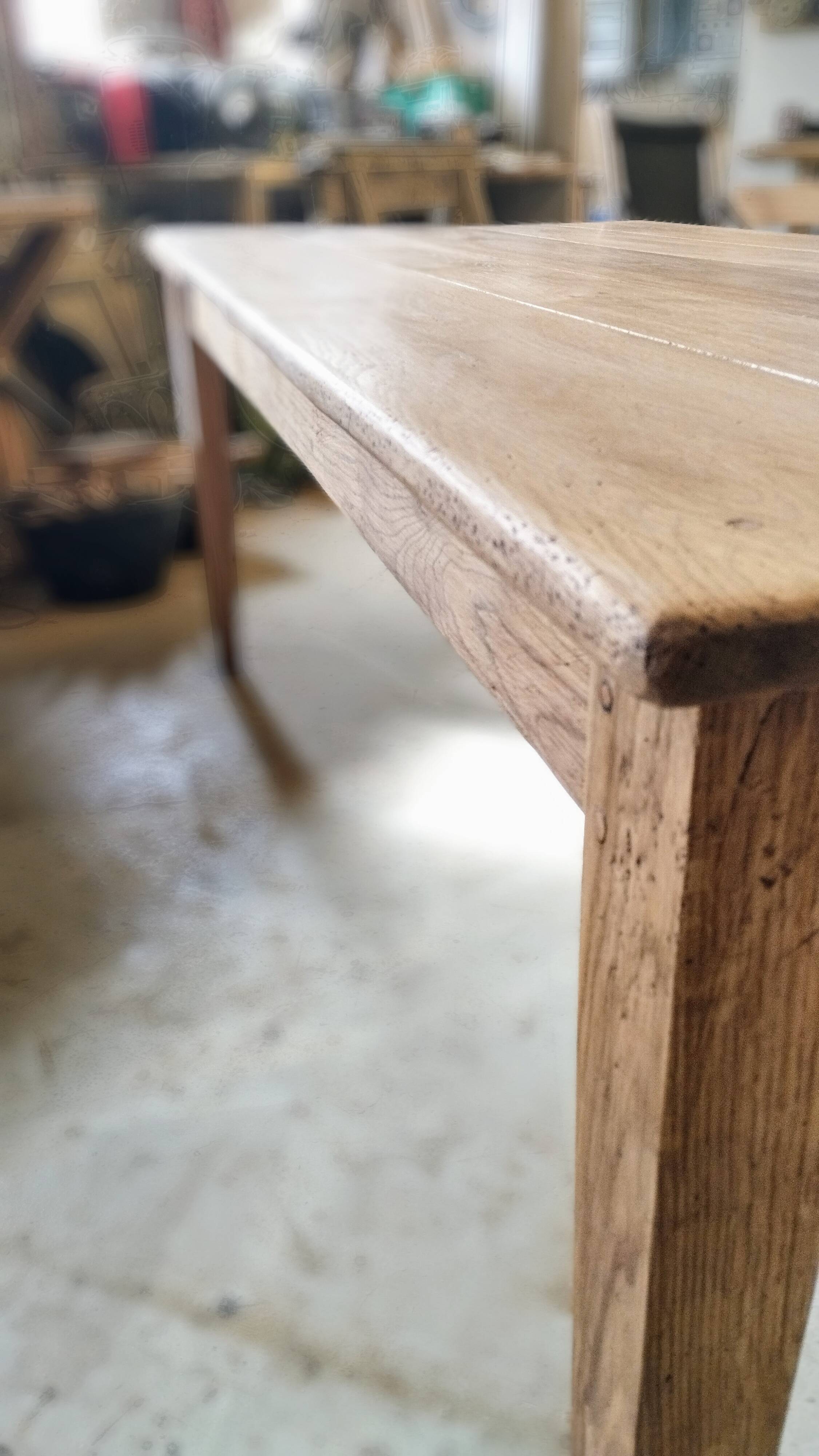 Rustic farmhouse table in solid oak with antique patina finish 200 x 90