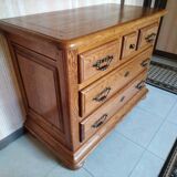 Solid oak chest of drawers