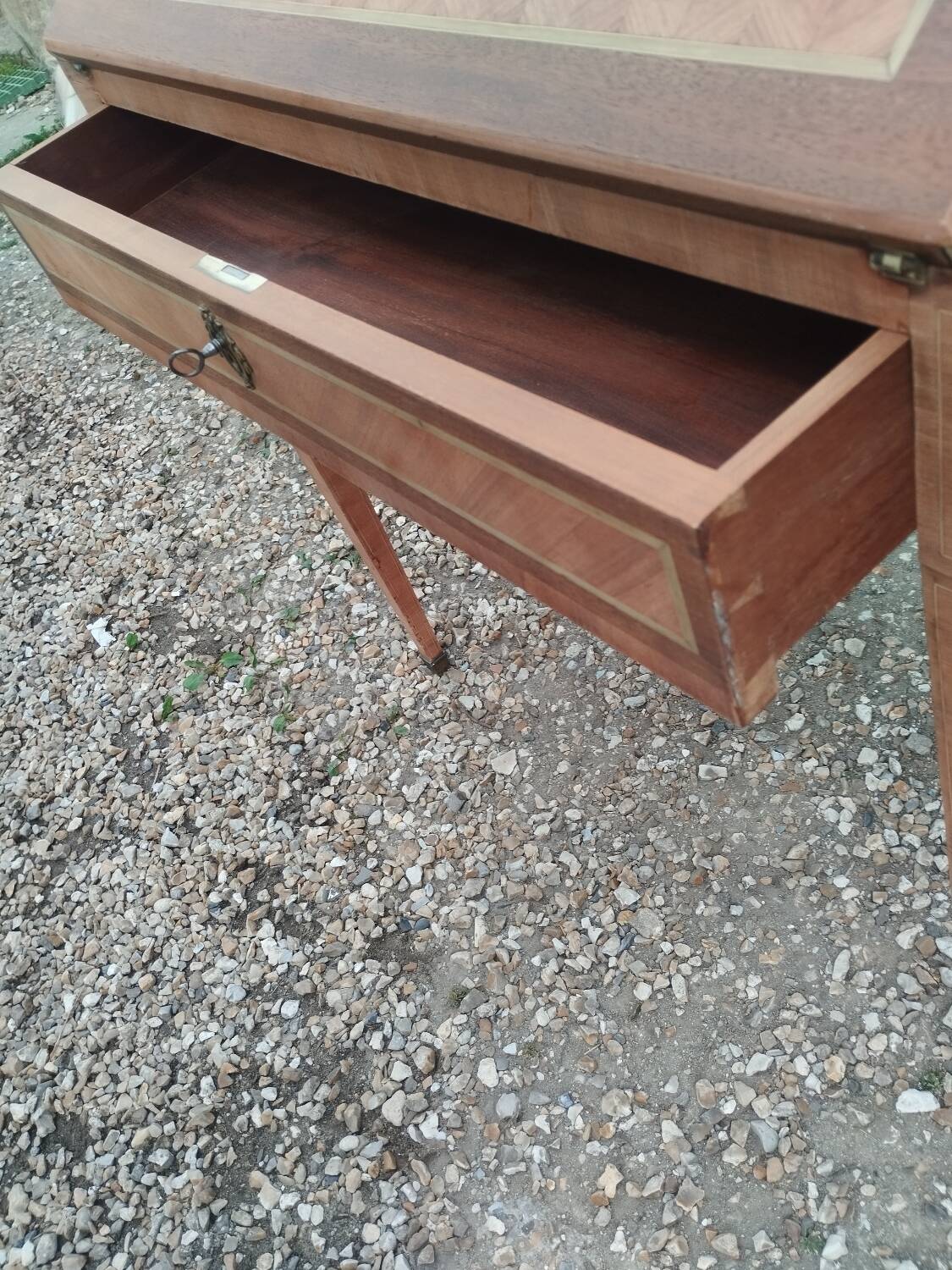 Antique secretary desk in marquetry, Louis XVI style.