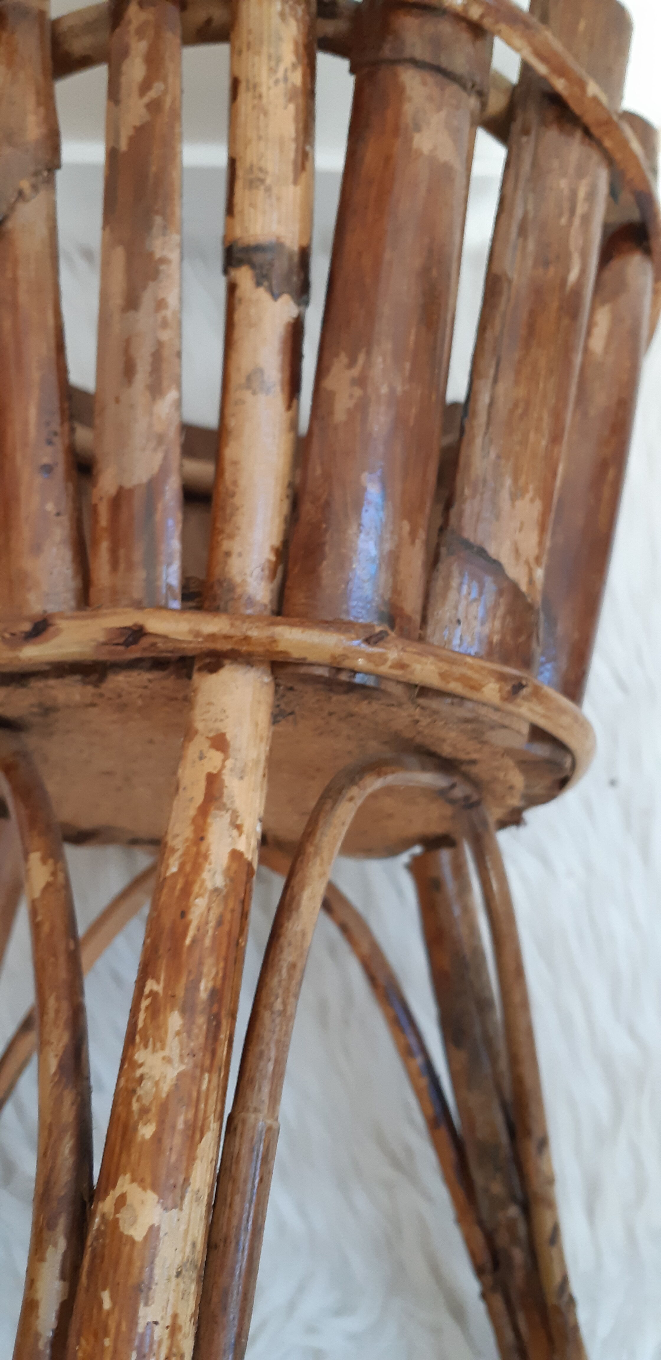 Rattan & wicker plant holder