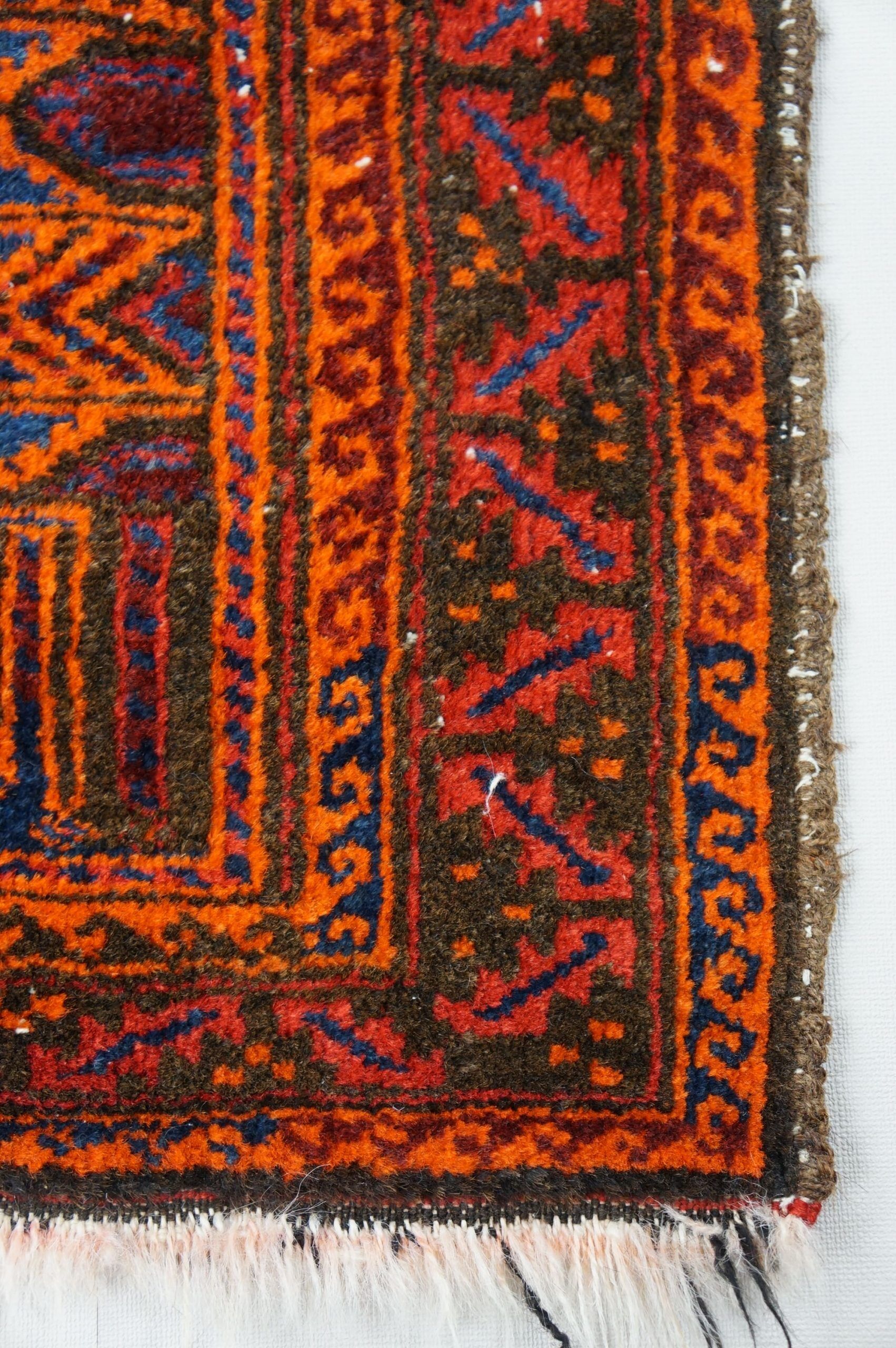 Colorful hand-knotted oriental rug 145x86cm