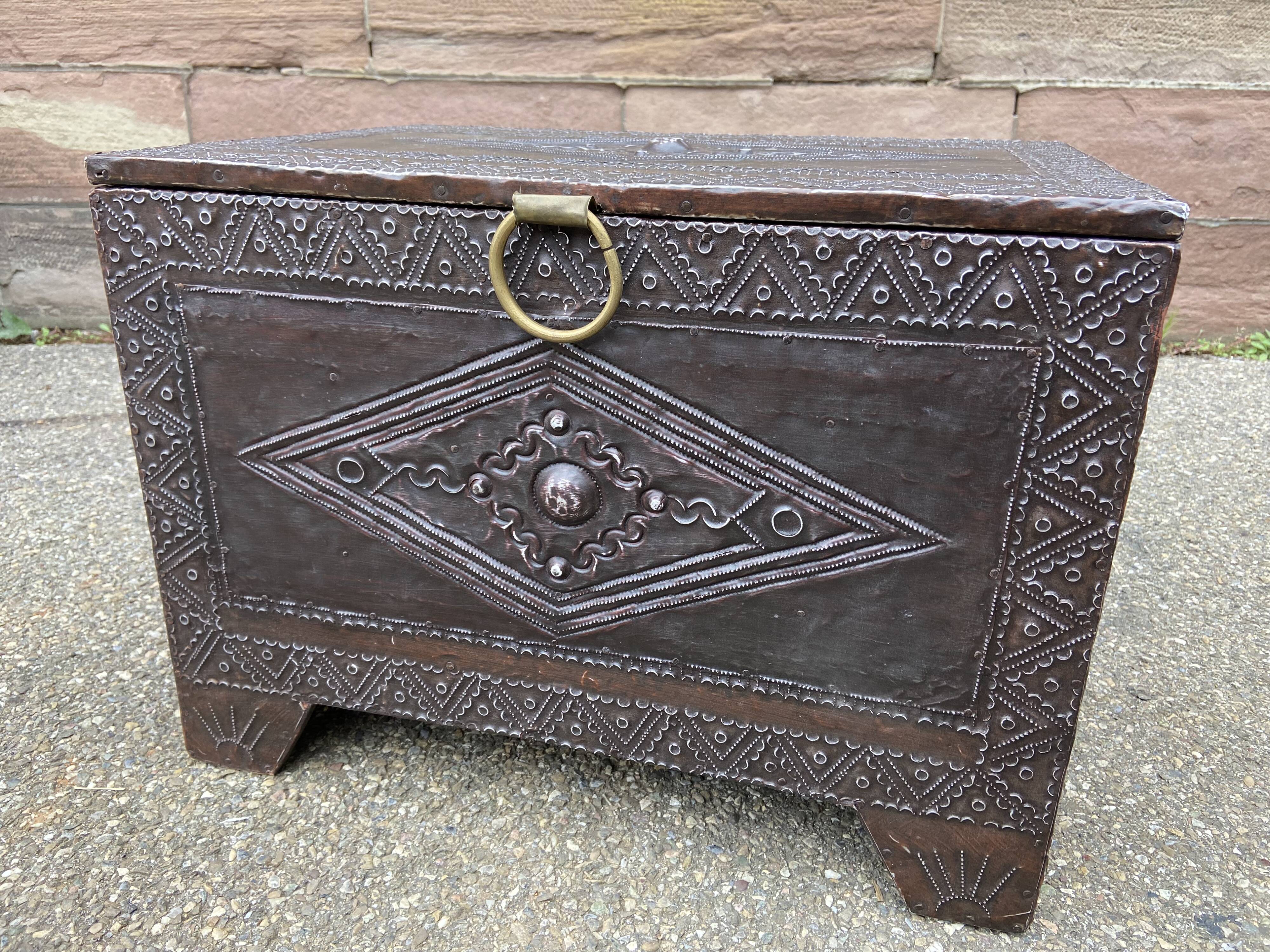 Small orientalist wooden chest shirazi india persia