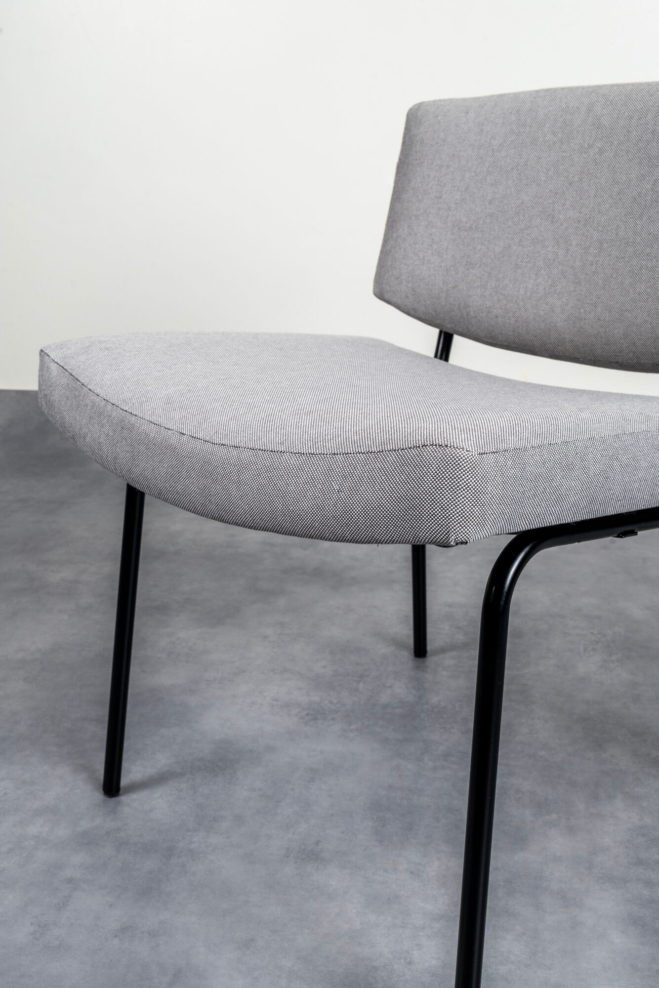 Armchair Council of Pierre Guariche for Meurop with Kavdrat fabric