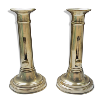 Lot 2 bougeoirs en laiton ancien