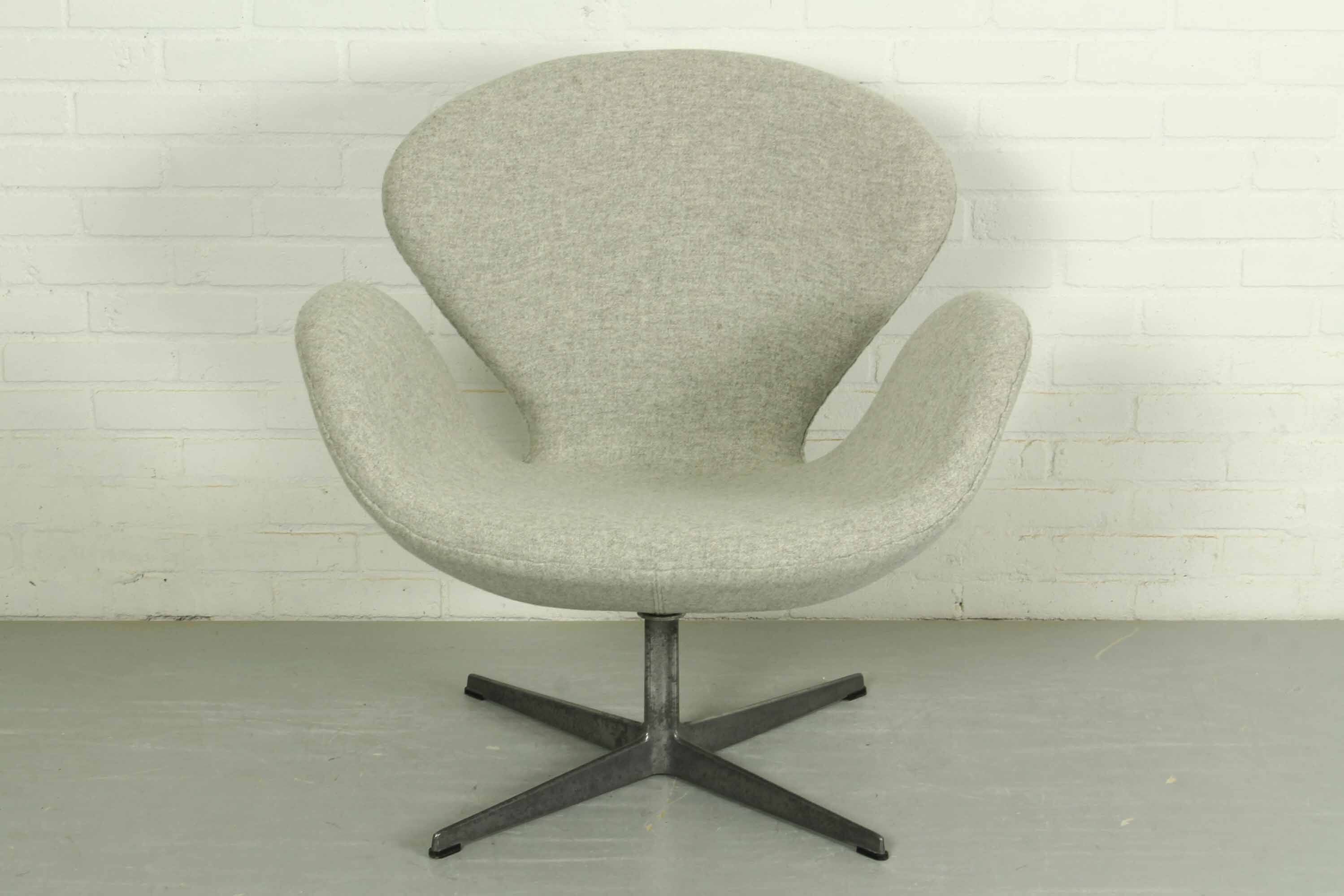 Svanen or Swan Chair by Arne Jacobsen for Fritz Hansen, 1960s